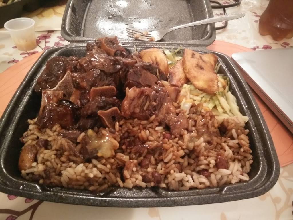 Golden Krust Caribbean Bakery & Grill | restaurant | 197 Market St, Newark, NJ 07102, USA | 9736430701 OR +1 973-643-0701