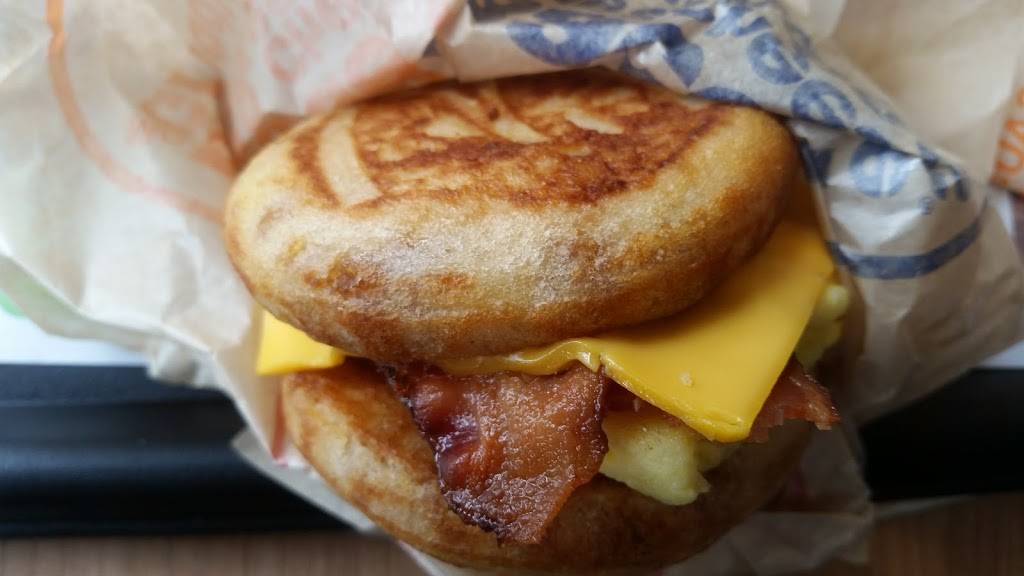 McDonalds | cafe | 2045 Jericho Turnpike, New Hyde Park, NY 11040, USA | 5164881950 OR +1 516-488-1950