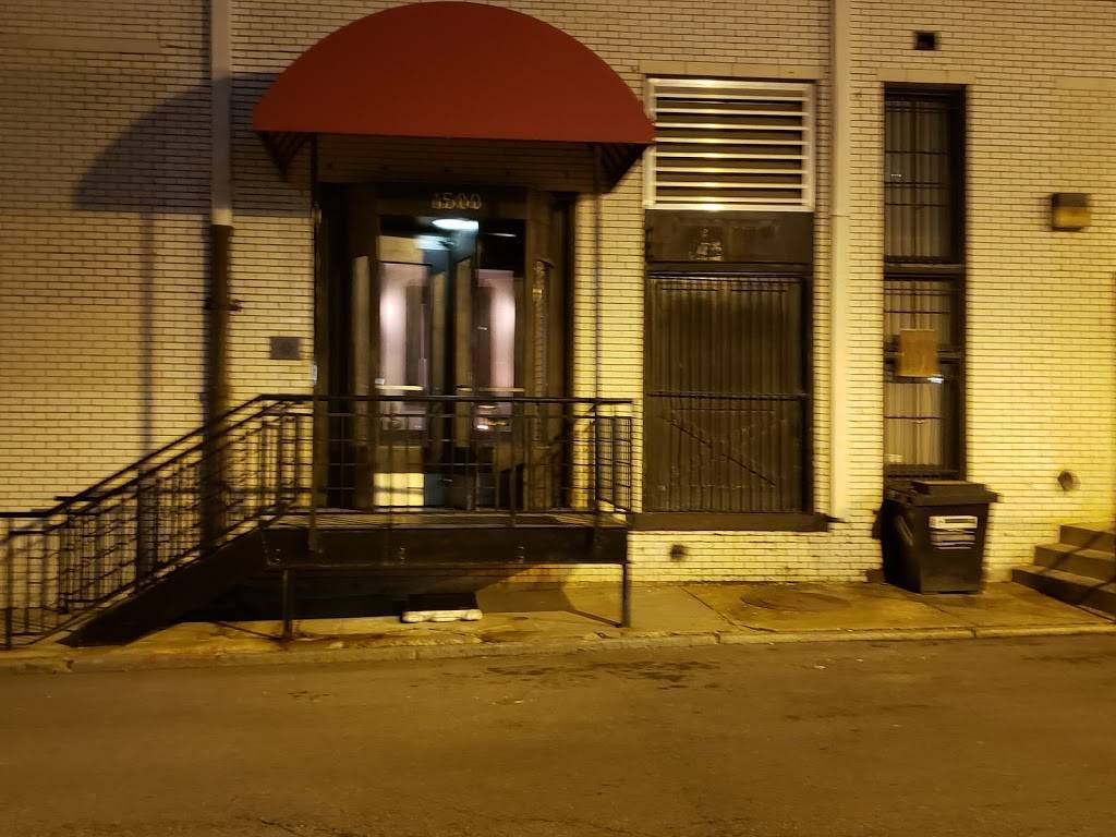 Blood & Sand | restaurant | 1500 St Charles St, St. Louis, MO 63103, USA | 3142417263 OR +1 314-241-7263