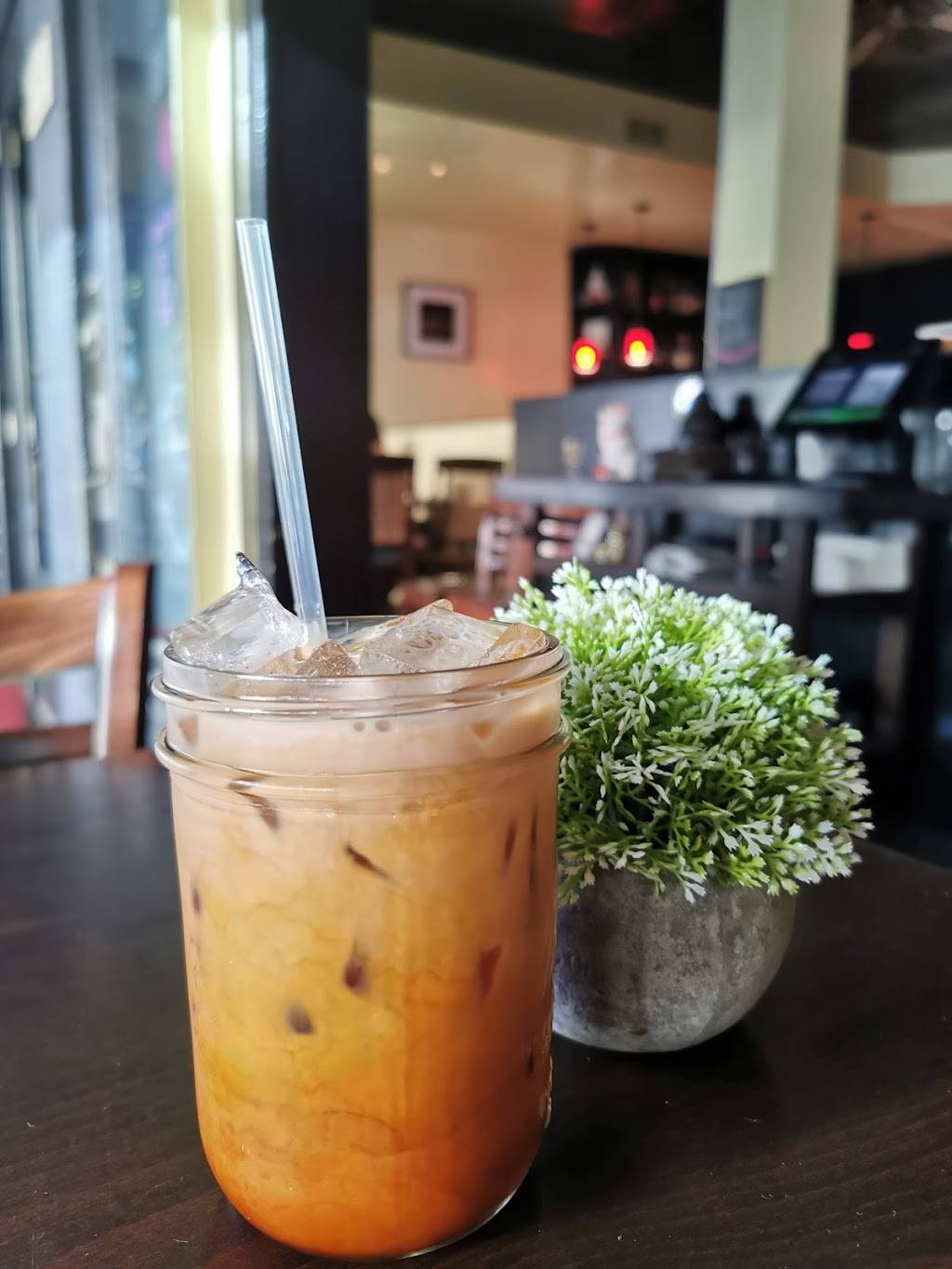 Srivilai Thai Cuisine | restaurant | 3247 California Ave SW, Seattle, WA 98116, USA | 2062575171 OR +1 206-257-5171