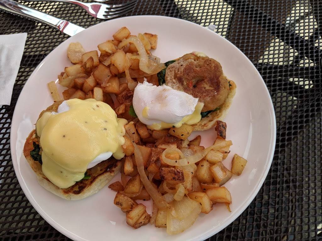 Lakeside Cafe and Grill | restaurant | 2233 Tacketts Mill Dr, Lake Ridge, VA 22192, USA | 7039104029 OR +1 703-910-4029