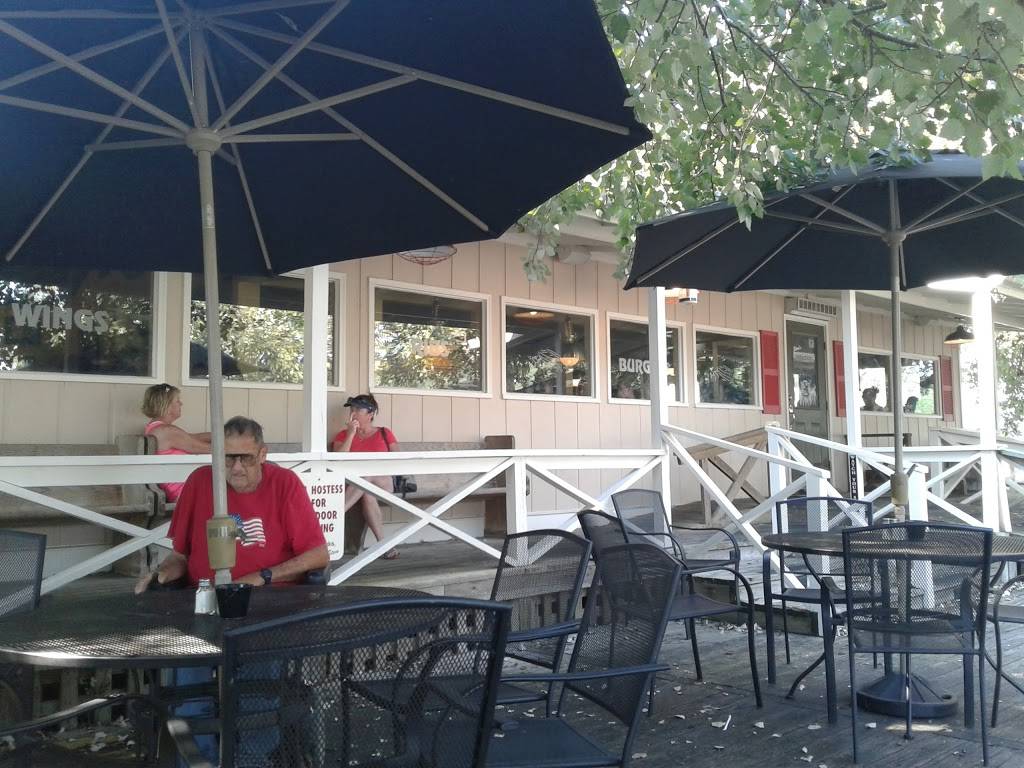 Steve’s Landing Waterfront Grill | restaurant | 1145 Poling Cir, Soddy-Daisy, TN 37379, USA | 4233324098 OR +1 423-332-4098