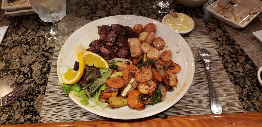 Club Sushi - Fujiyamas | restaurant | 2555 Tamiami Trail N, Naples, FL 34103, USA | 2392614332 OR +1 239-261-4332