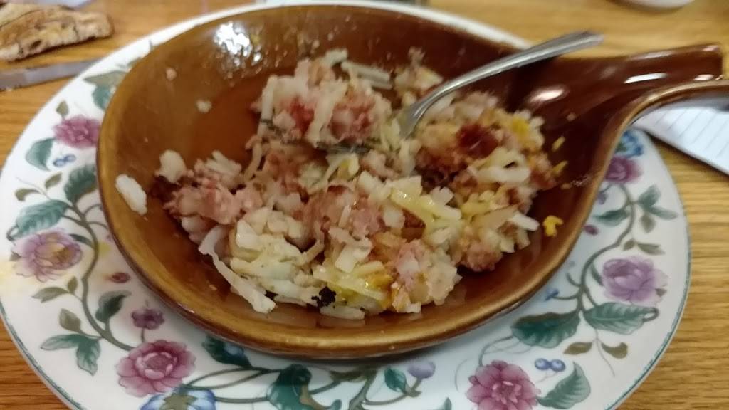 Country Kitchen | restaurant | 105 W Market St, Somonauk, IL 60552, USA | 8154983585 OR +1 815-498-3585