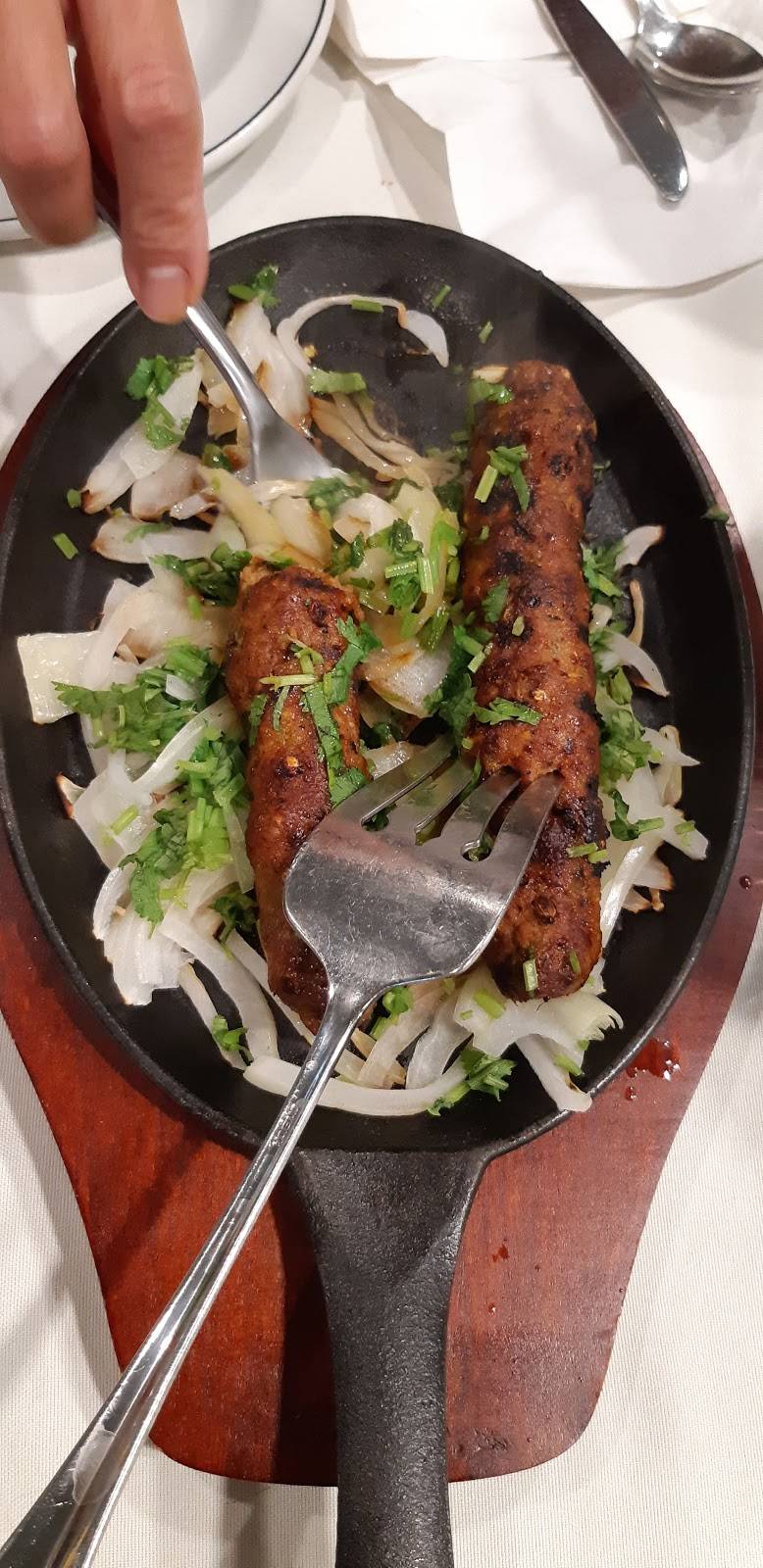 Simply Delicious Restaurant & Banquet Centre | restaurant | 7850 Woodbine Ave, Markham, ON L3R 4S1, Canada | 9057520353 OR +1 905-752-0353