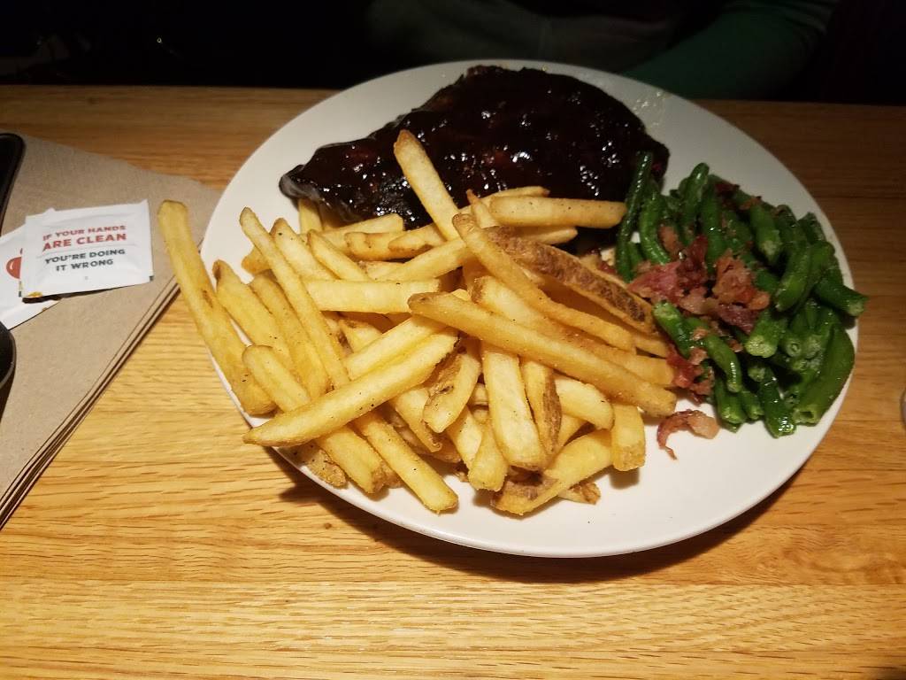 Applebees Grill + Bar | restaurant | 2045 Lebanon Church Rd, Pittsburgh, PA 15122, USA | 4126539437 OR +1 412-653-9437