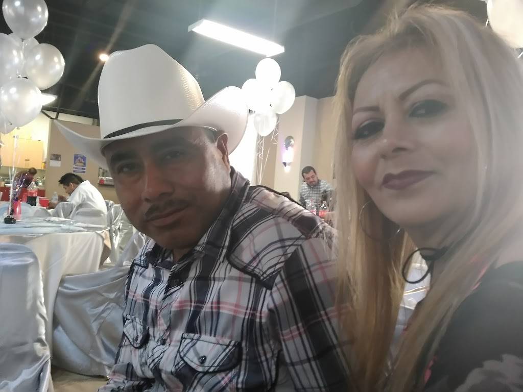 La Perla Tapatia | restaurant | 1460 Mitchell Rd, Modesto, CA 95351, USA | 2095385910 OR +1 209-538-5910