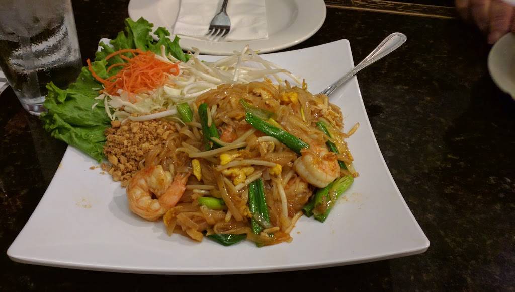 Bai Plu Thai & Sushi Bar | restaurant | 2119 N Bellflower Blvd, Long Beach, CA 90815, USA | 5623432651 OR +1 562-343-2651