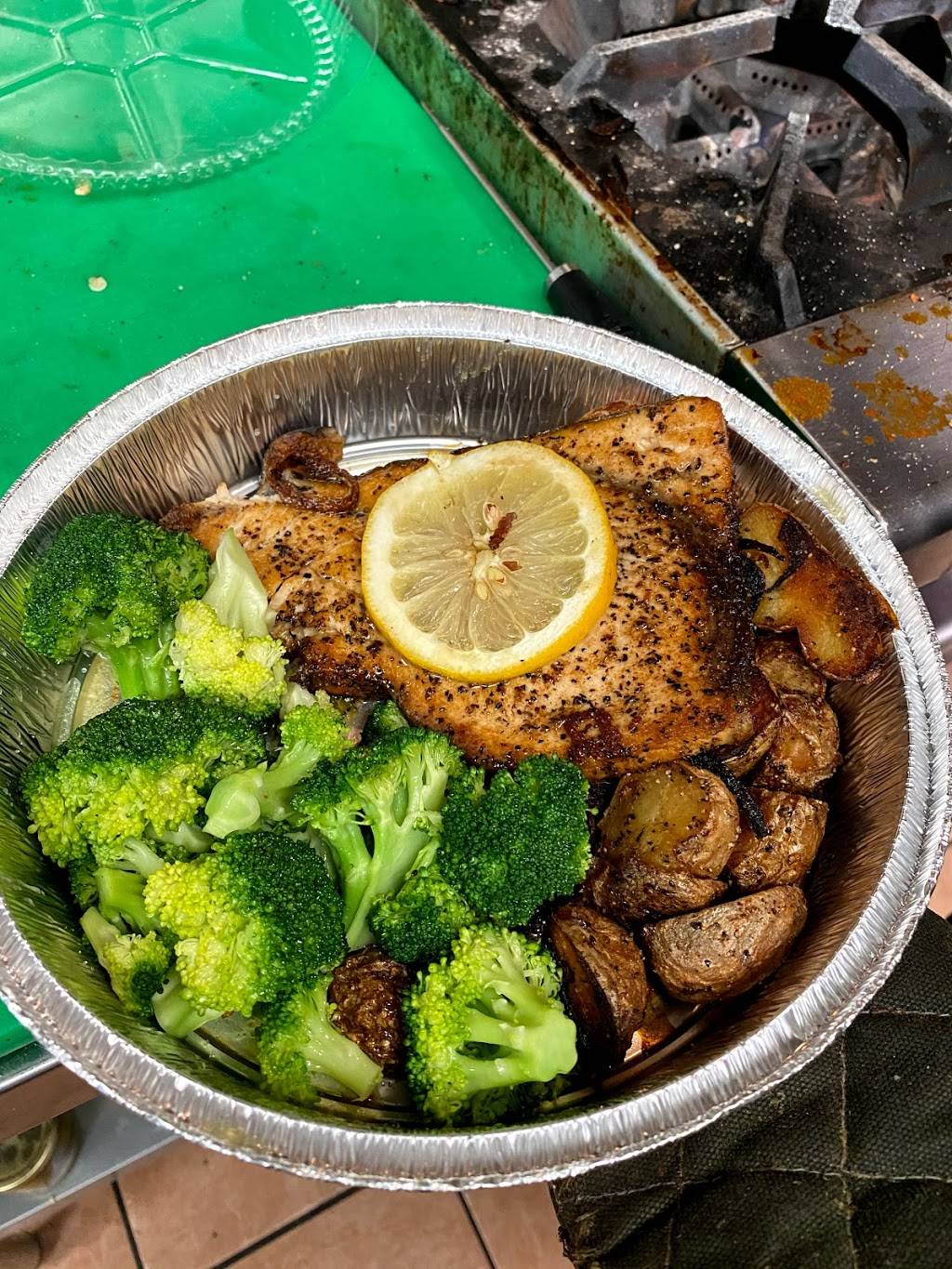 Wise guys deli and pizza LLC | restaurant | 994 W Main St, Meriden, CT 06451, USA | 2034409333 OR +1 203-440-9333