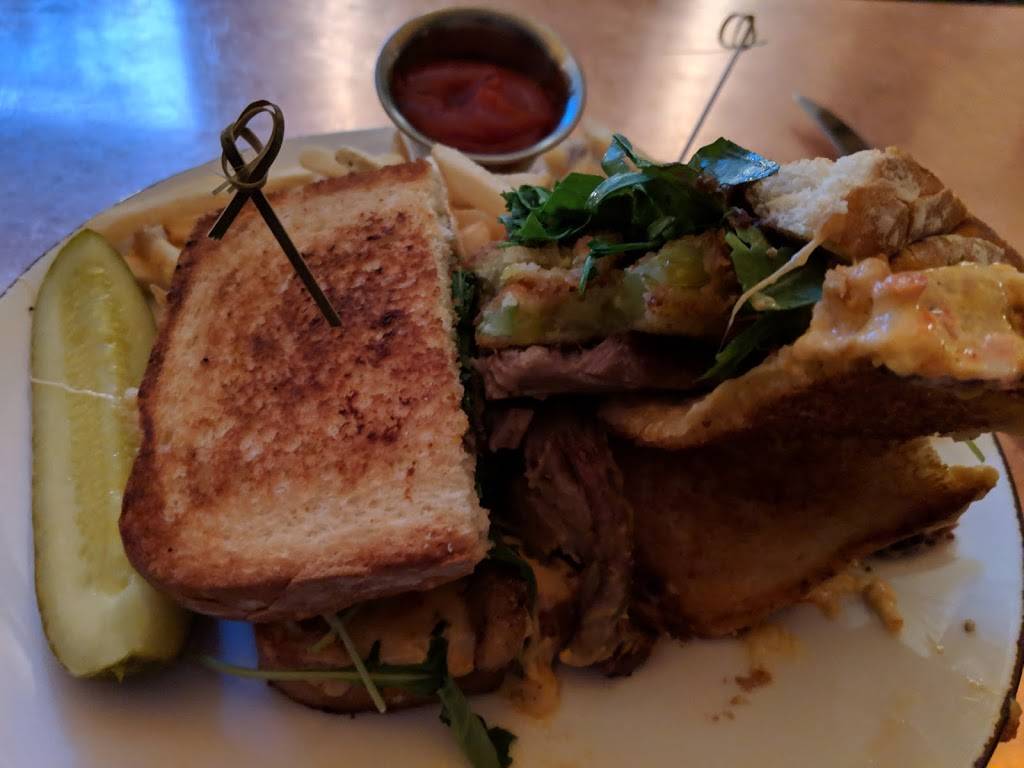 Hourglass | restaurant | 7412 Mountain Rd, Stowe, VT 05672, USA | 8022533560 OR +1 802-253-3560