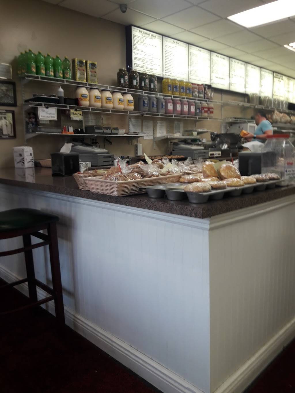 Saddle River Deli & Catering | restaurant | 171 E Saddle River Rd # 2, Saddle River, NJ 07458, USA | 2013278578 OR +1 201-327-8578