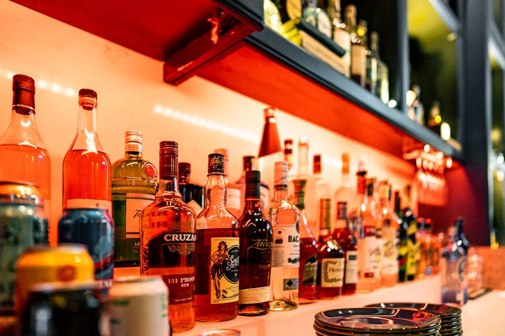 Over/Under Public House | restaurant | 310 N San Fernando Blvd, Burbank, CA 91502, USA | 8182379186 OR +1 818-237-9186