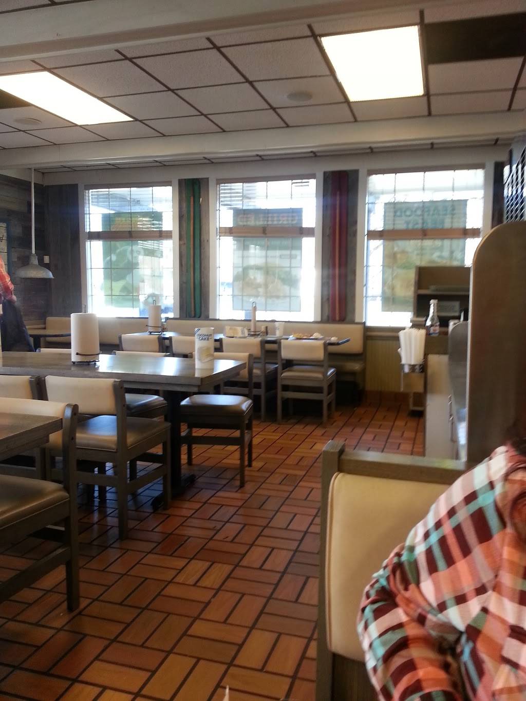 Captain Ds | restaurant | 825 Oakvale Rd, Princeton, WV 24740, USA | 3044255873 OR +1 304-425-5873