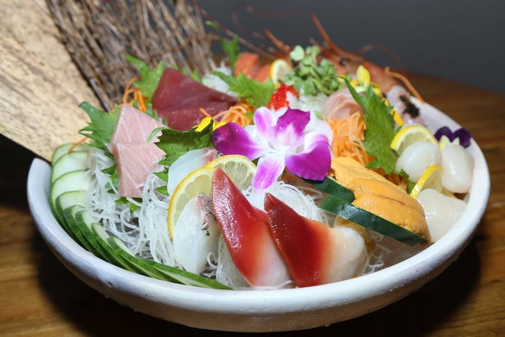 Ginza Sushi And Ramen | restaurant | 1100 S Front St, Philadelphia, PA 19147, USA | 2675344046 OR +1 267-534-4046