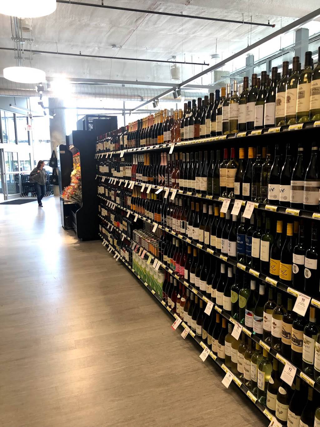 Maurer’s Urban Market | meal takeaway | 777 N Van Buren St, Milwaukee, WI 53202, USA | 4146352770 OR +1 414-635-2770