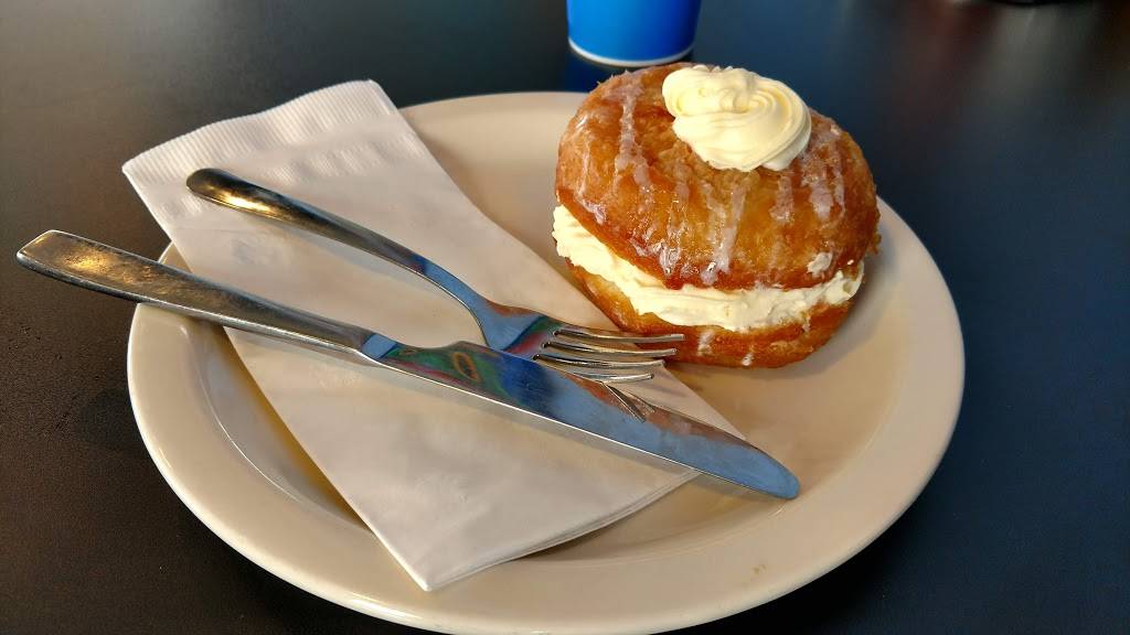 Bagelicious | meal takeaway | 101 E College Ave, Appleton, WI 54911, USA | 9203809097 OR +1 920-380-9097