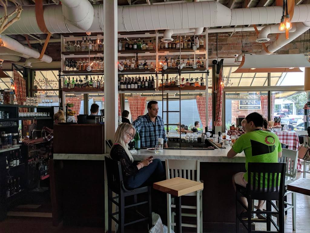 Social Kitchen and Bar | restaurant | 225 E Maple Rd, Birmingham, MI 48009, USA | 2485944200 OR +1 248-594-4200