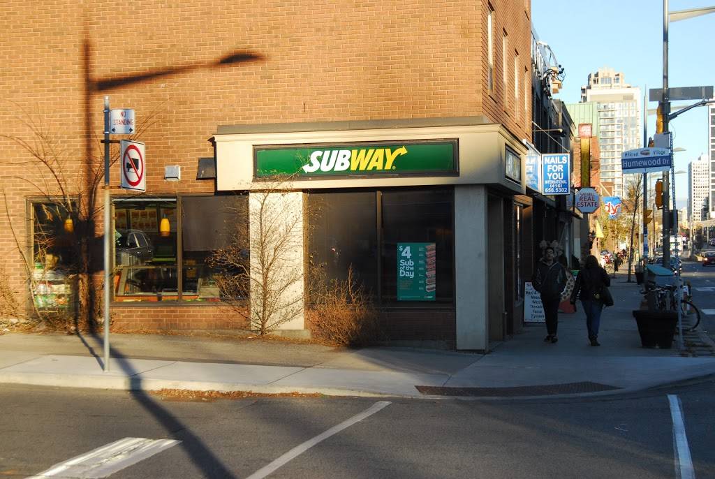 Subway | restaurant | 696 St Clair Ave W, Toronto, ON M6C 1A9, Canada | 4169160699 OR +1 416-916-0699