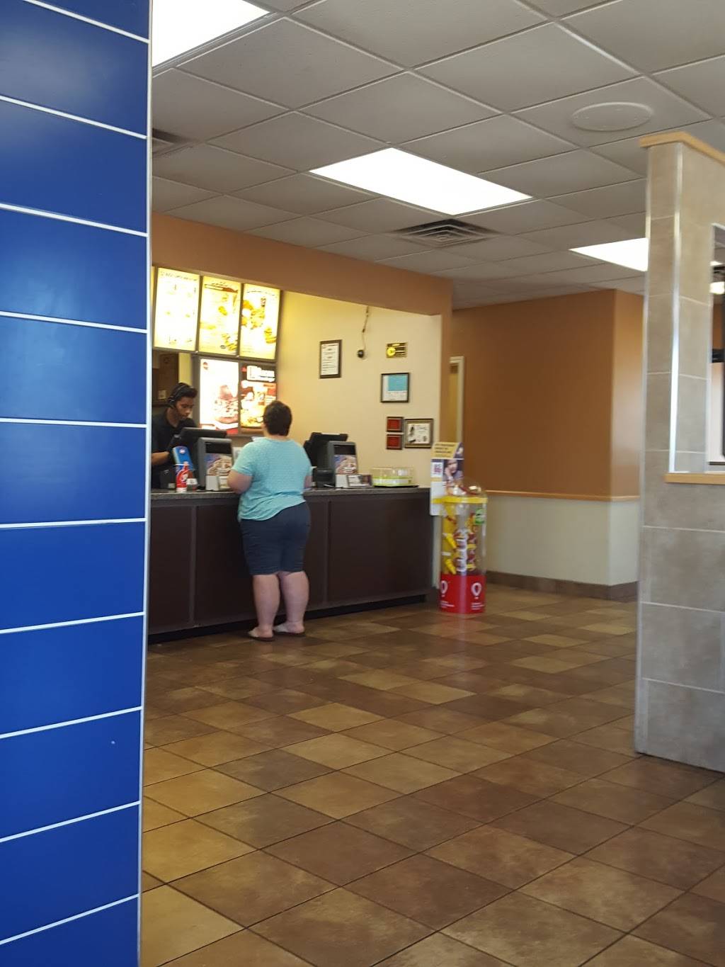 Dairy Queen Grill & Chill | restaurant | 909 Lincoln Way S, Ligonier, IN 46767, USA | 2608947578 OR +1 260-894-7578