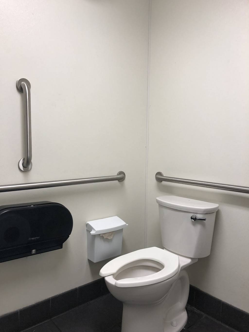 Pizza Hut | restaurant | 6733 103rd St Suite 20, Jacksonville, FL 32210, USA | 9047784363 OR +1 904-778-4363