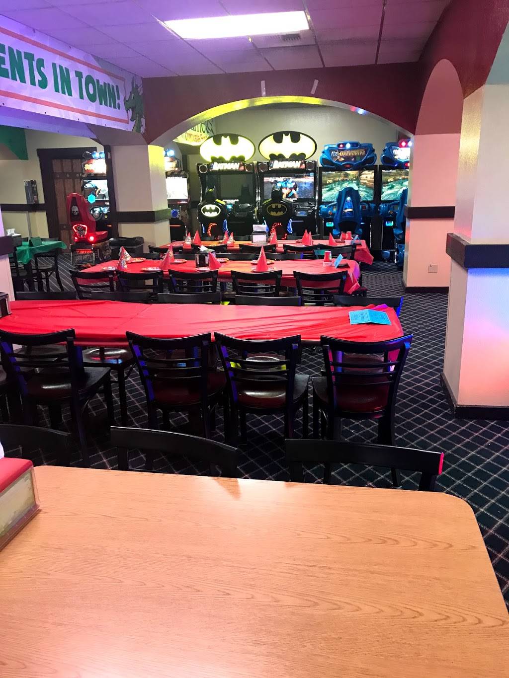 Camelot Golfland Pizza Parlor | restaurant | 3200 E Carpenter Ave, Anaheim, CA 92806, USA | 7146300925 OR +1 714-630-0925