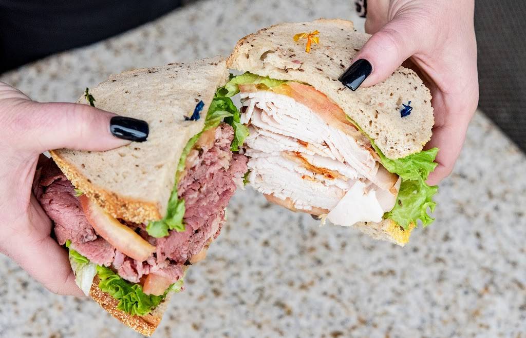 Chompies Restaurant, Deli, and Bakery | bakery | 4550 E Cactus Rd, Phoenix, AZ 85032, USA | 6027102910 OR +1 602-710-2910