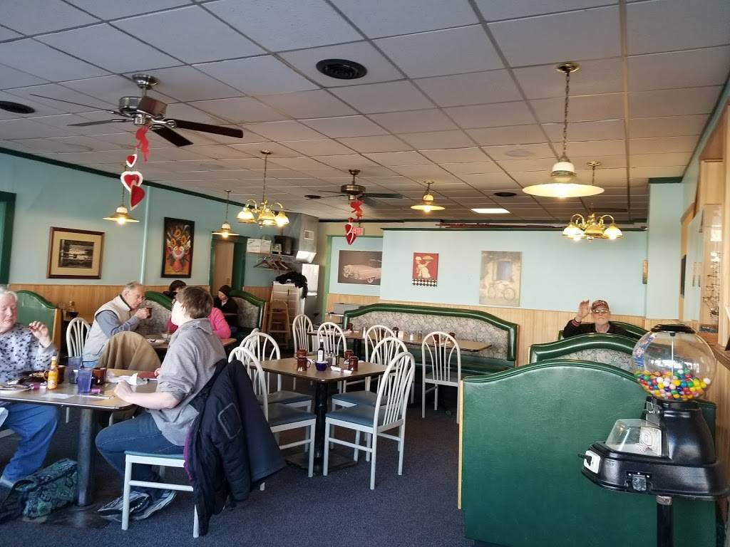 Corner Café | restaurant | 30 W Main St, Belleville, WI 53508, USA | 6084241714 OR +1 608-424-1714