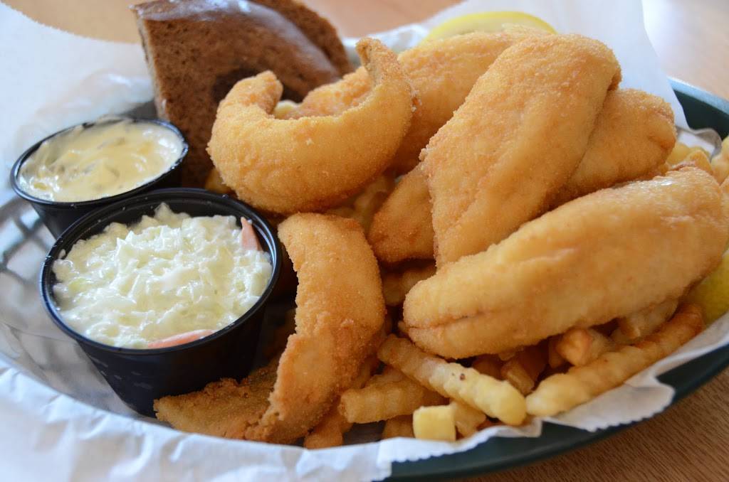 Woodeyes Bar and Grill | restaurant | 700 W Main St, Winneconne, WI 54986, USA | 9205824887 OR +1 920-582-4887