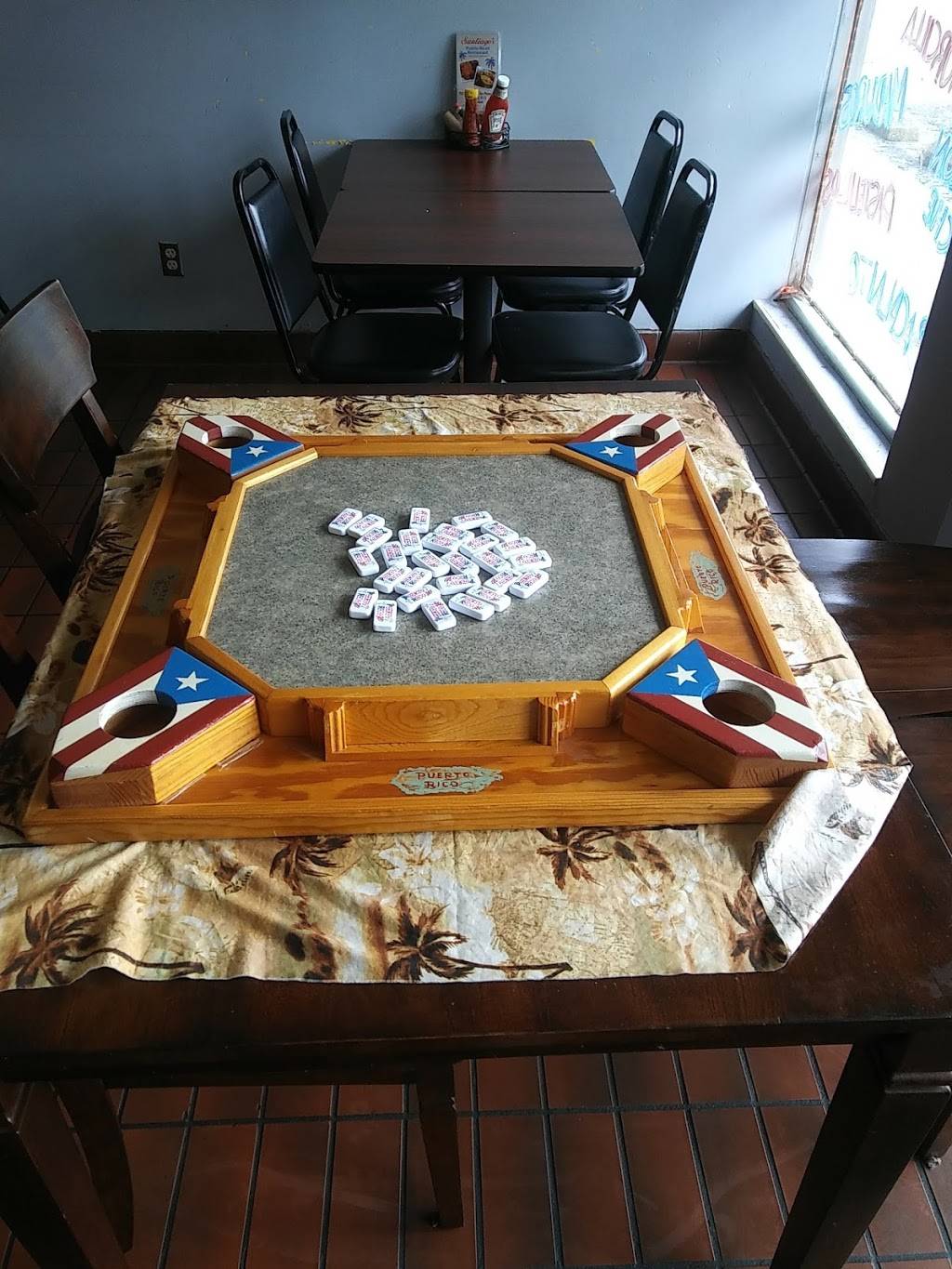 Santiagos Puerto Rican Restaurant Sabores Latinos Inc | restaurant | 935 E Oakton St, Des Plaines, IL 60018, USA | 2249389115 OR +1 224-938-9115