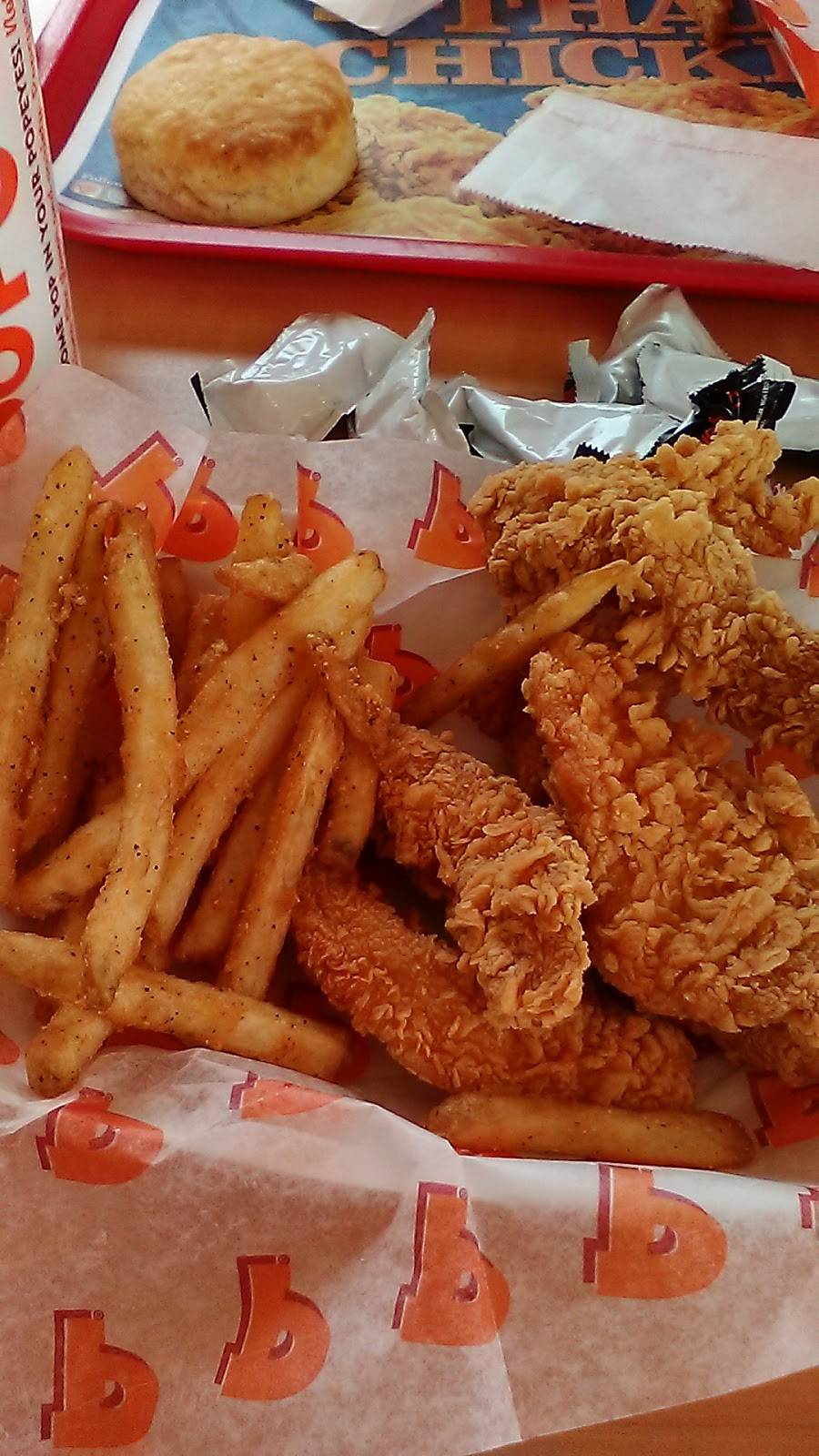 Popeyes Louisiana Kitchen | restaurant | 115 E New Circle Rd, Lexington, KY 40505, USA | 8593670554 OR +1 859-367-0554