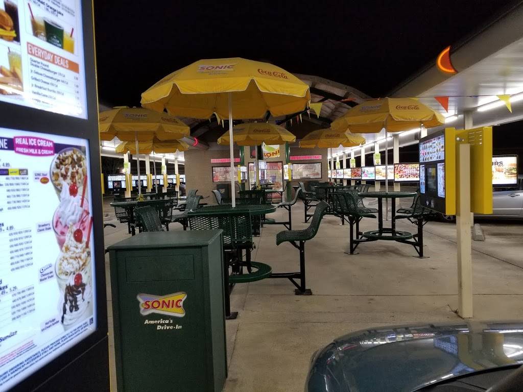 Sonic Drive-In | restaurant | 1345 S Range Ave, Denham Springs, LA 70726, USA | 2256648665 OR +1 225-664-8665