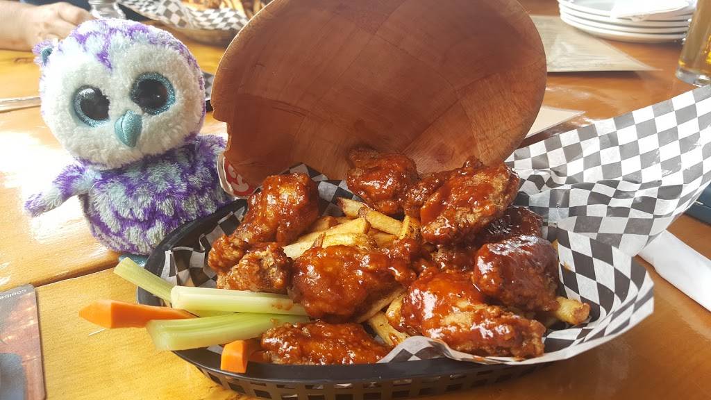 Waters Edge Restaurant & Tippy Canoe Patio | restaurant | 3807 Macklem St, Niagara Falls, ON L2G 6C8, Canada | 9052953939 OR +1 905-295-3939