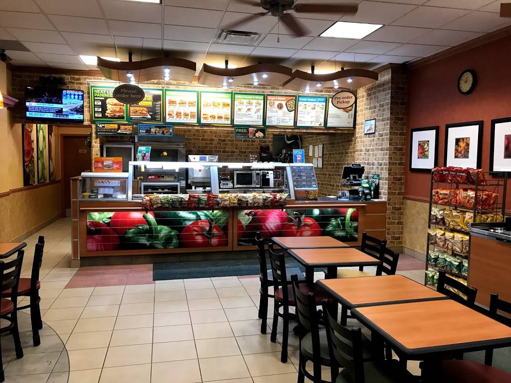 Subway | restaurant | Glendale Marketplace, 1900 Dixie Rd Unit #2, Pickering, ON L1V 1A1, Canada | 9054927711 OR +1 905-492-7711