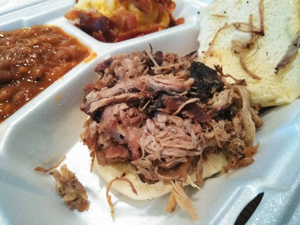 Smoke On The Water BBQ | restaurant | 4474 Kalamazoo Ave, Caledonia, MI 49316, USA | 6165362100 OR +1 616-536-2100