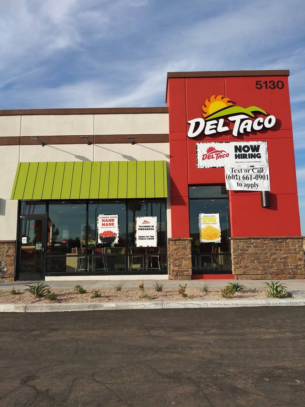 Del Taco | meal takeaway | 5130 W Bell Rd, Glendale, AZ 85308, USA | 6237727790 OR +1 623-772-7790