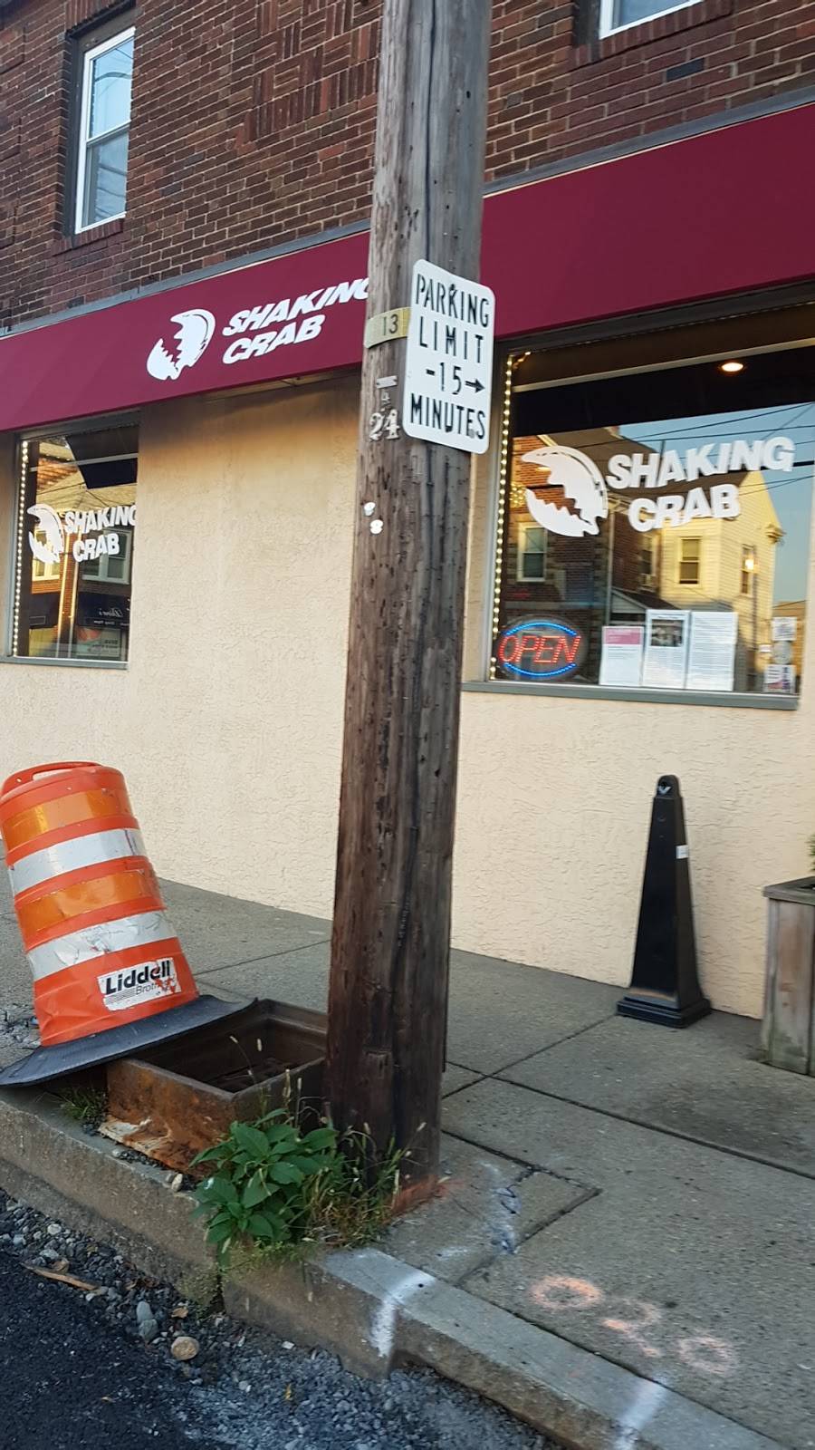 Shaking Crab | restaurant | 203 Adams St, Newton, MA 02458, USA | 6177951630 OR +1 617-795-1630