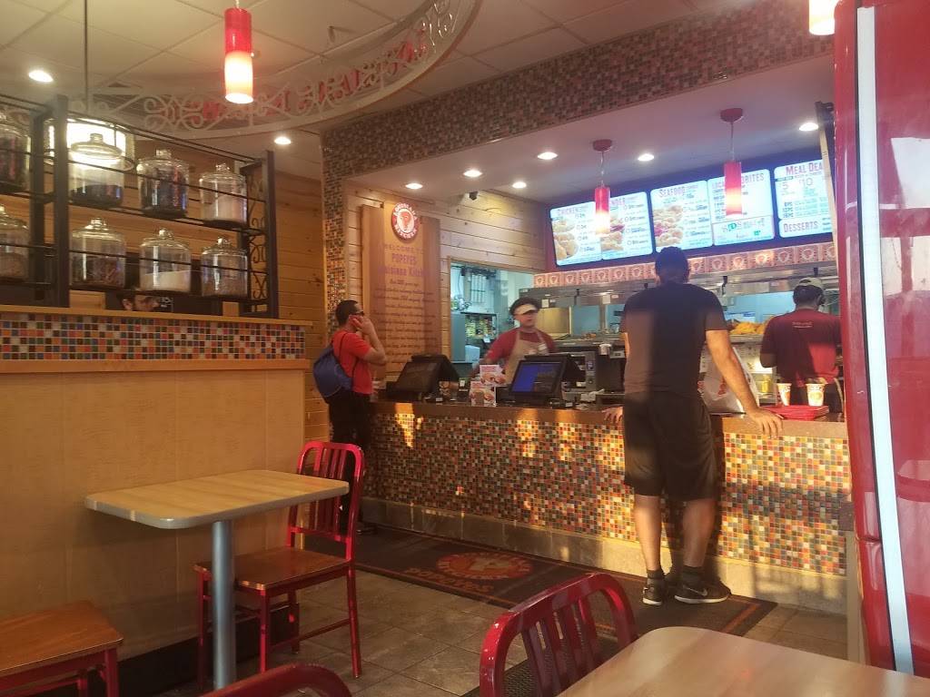 Popeyes Louisiana Kitchen | restaurant | 804 Bayonne Crossing Way, Bayonne, NJ 07002, USA | 2013392505 OR +1 201-339-2505