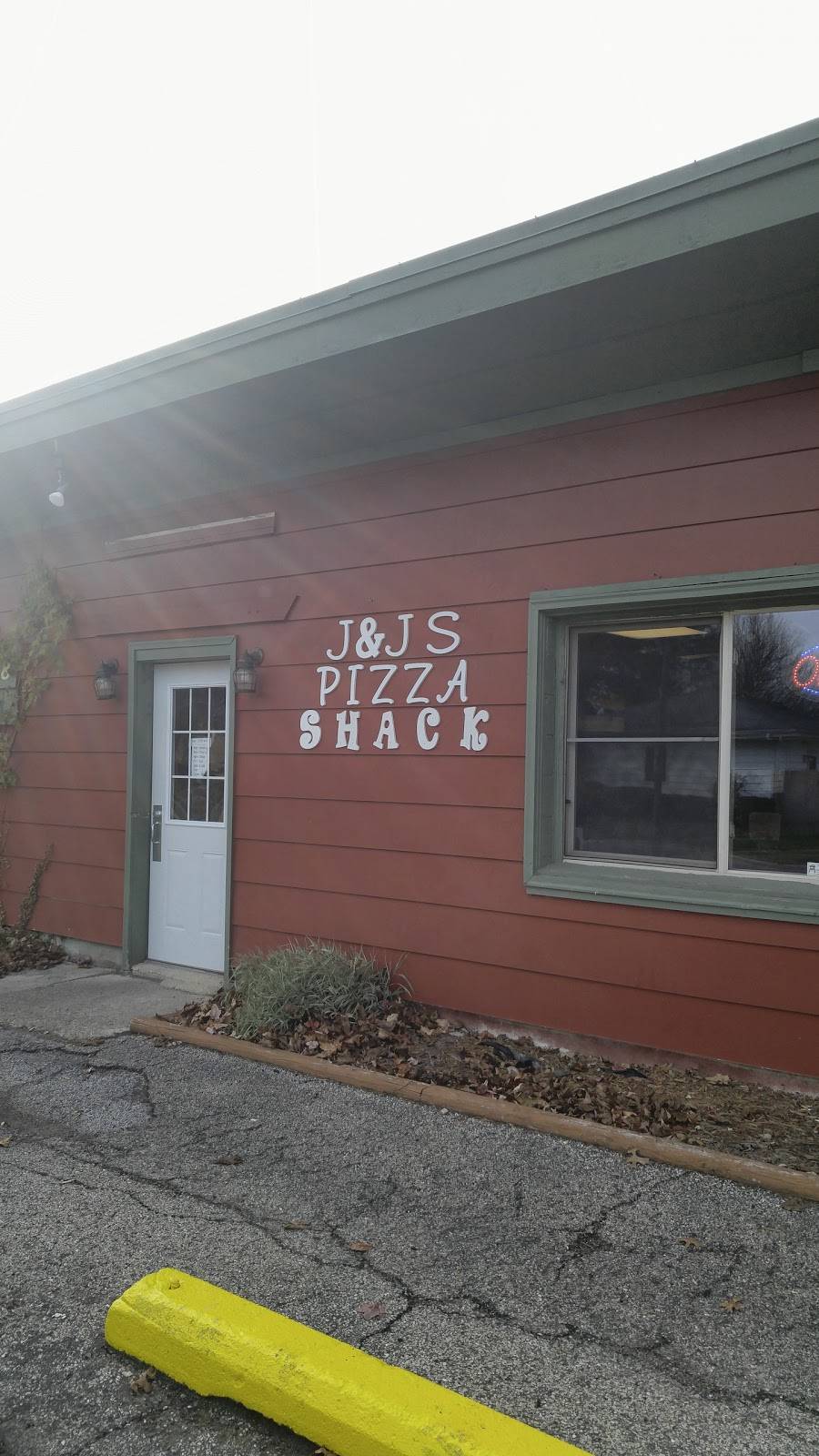 J&J′s Pizza Shack | restaurant | 1508 I St, La Porte, IN 46350, USA | 2193624290 OR +1 219-362-4290