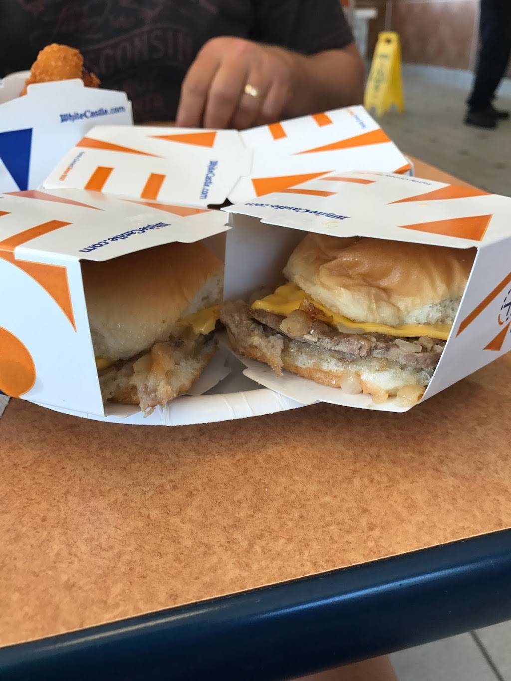 White Castle | restaurant | 1742 Wildcat Blvd, Burlington, KY 41005, USA | 8592828150 OR +1 859-282-8150