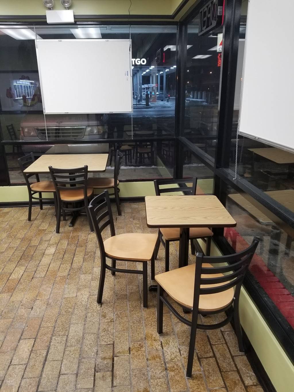 Krispys Chicken & Seafood | restaurant | 1956 W 79th St, Chicago, IL 60620, USA | 7738559448 OR +1 773-855-9448