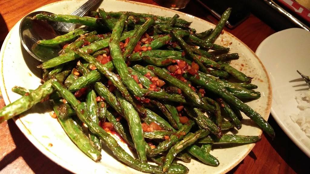 P.F. Changs | restaurant | 5 Woodfield Mall Spc D313, Schaumburg, IL 60173, USA | 8476108000 OR +1 847-610-8000