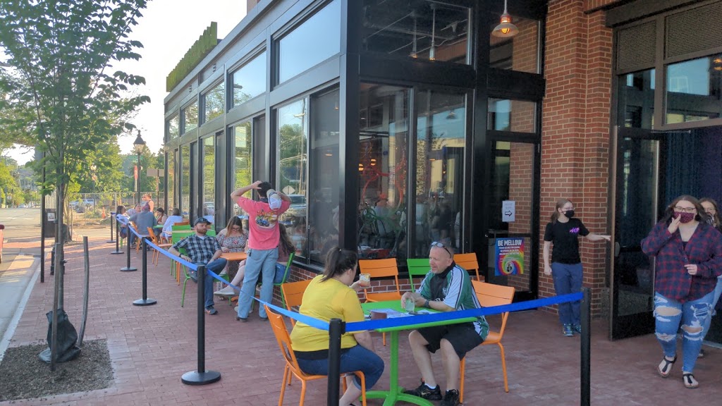 Mellow Mushroom Fredericksburg | restaurant | 609 William St, Fredericksburg, VA 22401, USA | 5409973033 OR +1 540-997-3033