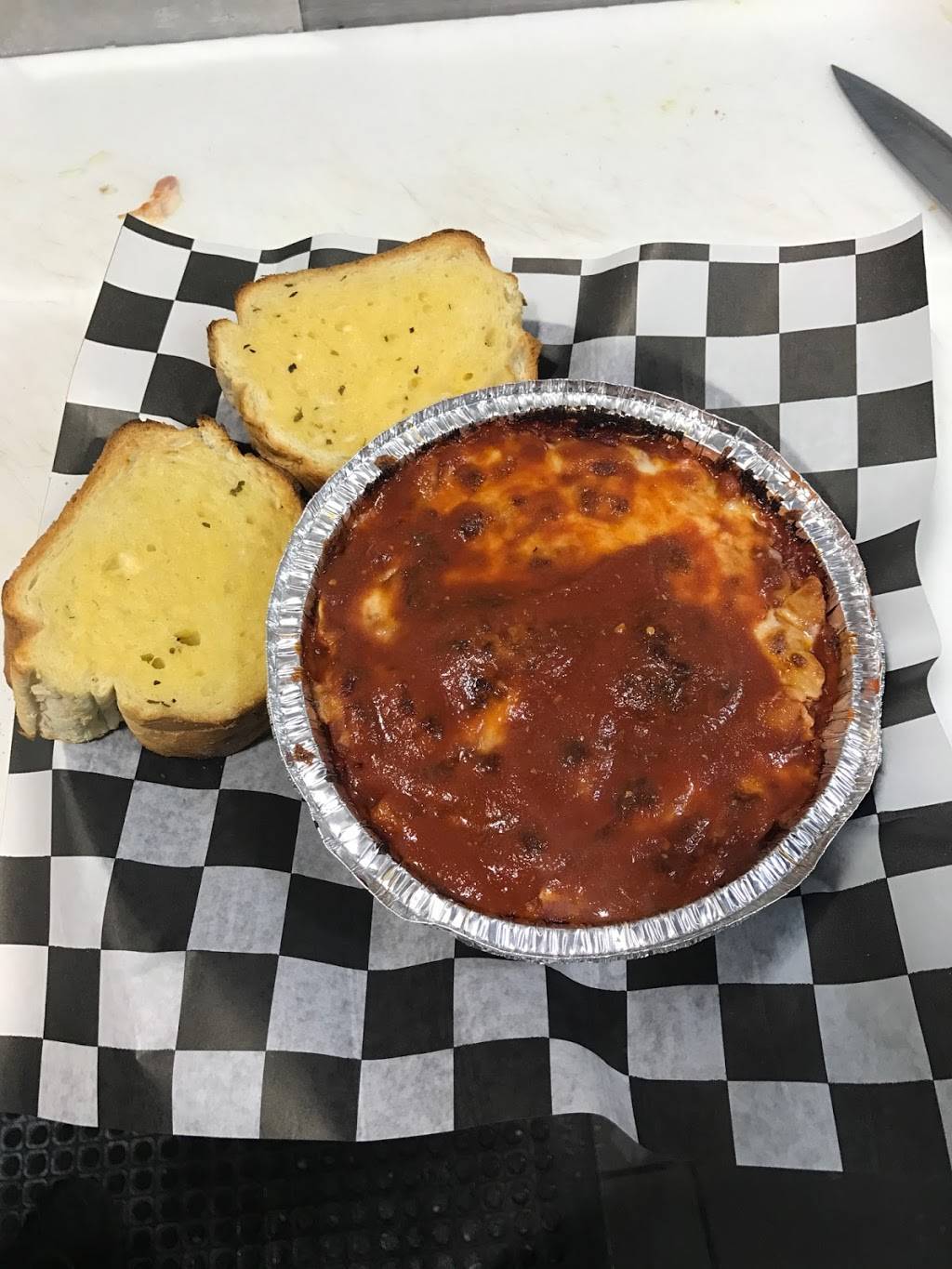 Coriglianos Pizza | restaurant | 701 N Lincoln St, Knoxville, IA 50138, USA | 6418423705 OR +1 641-842-3705