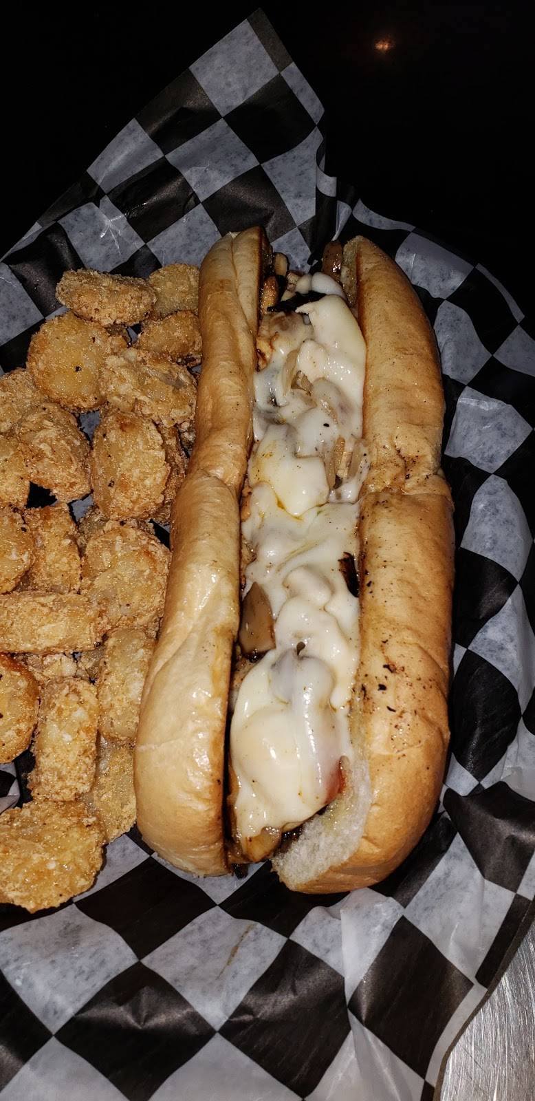 The Verdict Bar & Grill | restaurant | 1901 Harney St, Omaha, NE 68102, USA | 4029998336 OR +1 402-999-8336