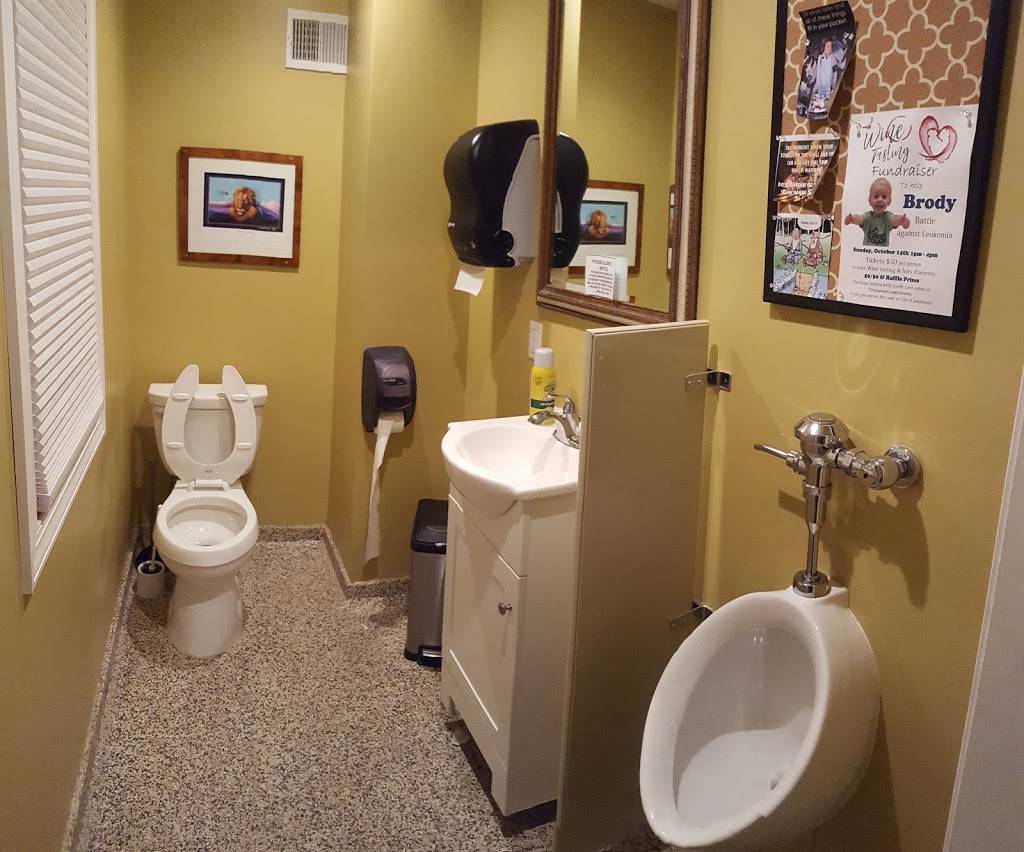 Tree Tavern | restaurant | 17 Park St, Wanaque, NJ 07465, USA | 9738352033 OR +1 973-835-2033