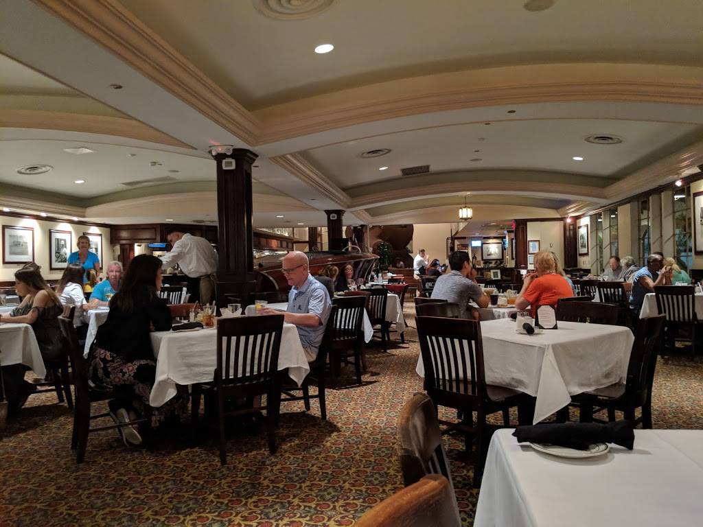 Goode Company Seafood | restaurant | 10211 Katy Fwy, Houston, TX 77024, USA | 7134647933 OR +1 713-464-7933