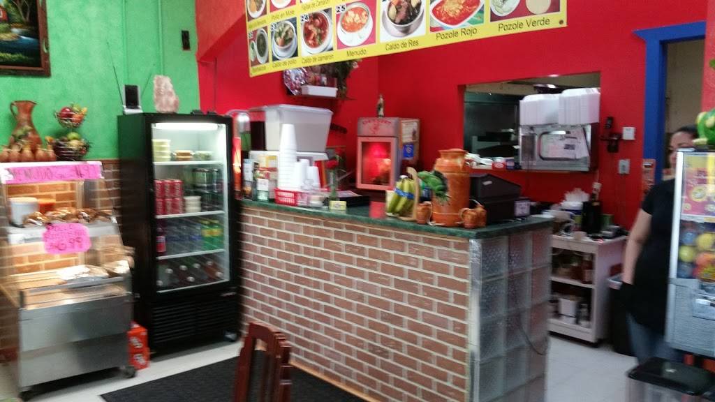 El Huarache De Maria | restaurant | 5108 W Fullerton Ave, Chicago, IL 60639, USA | 7736885024 OR +1 773-688-5024