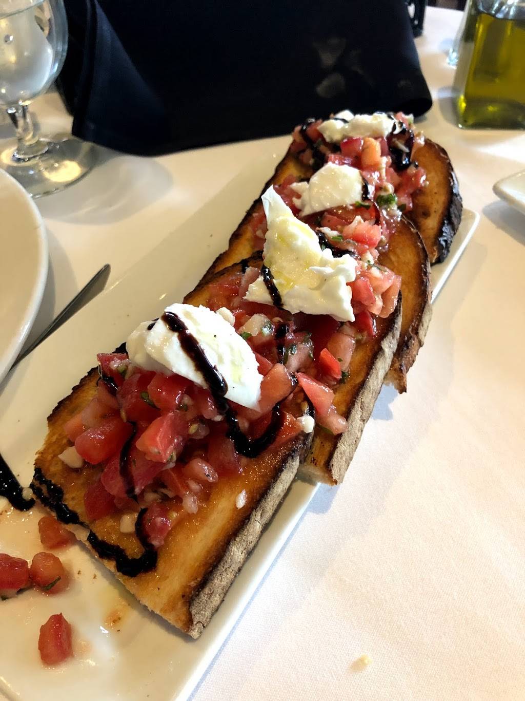 Incontro A Tavola | restaurant | 100 W Higgins Rd H-20, South Barrington, IL 60010, USA | 8478361700 OR +1 847-836-1700