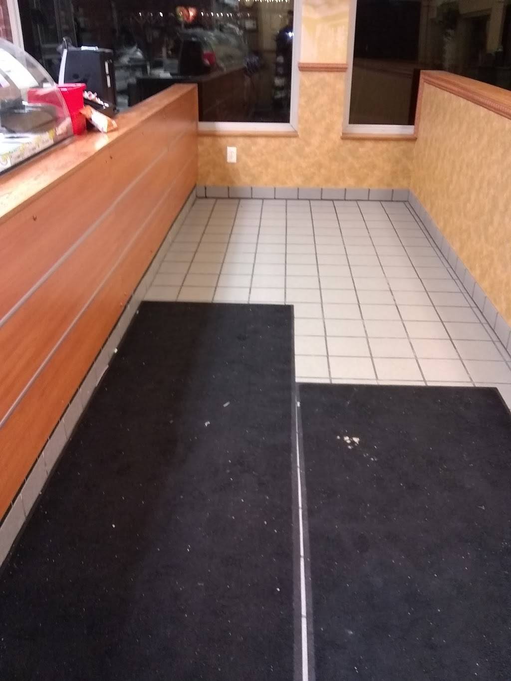 Subway Restaurants | restaurant | 610 W Mitchell St, Petoskey, MI 49770, USA | 2313478448 OR +1 231-347-8448