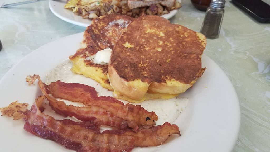 Michelettis Restaurant | restaurant | 1053 Newman Ave, Seekonk, MA 02771, USA | 5087616370 OR +1 508-761-6370